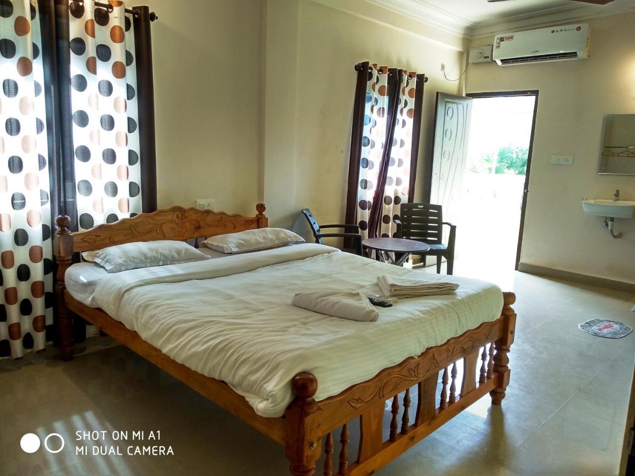 Candolim Beach Place Exterior foto